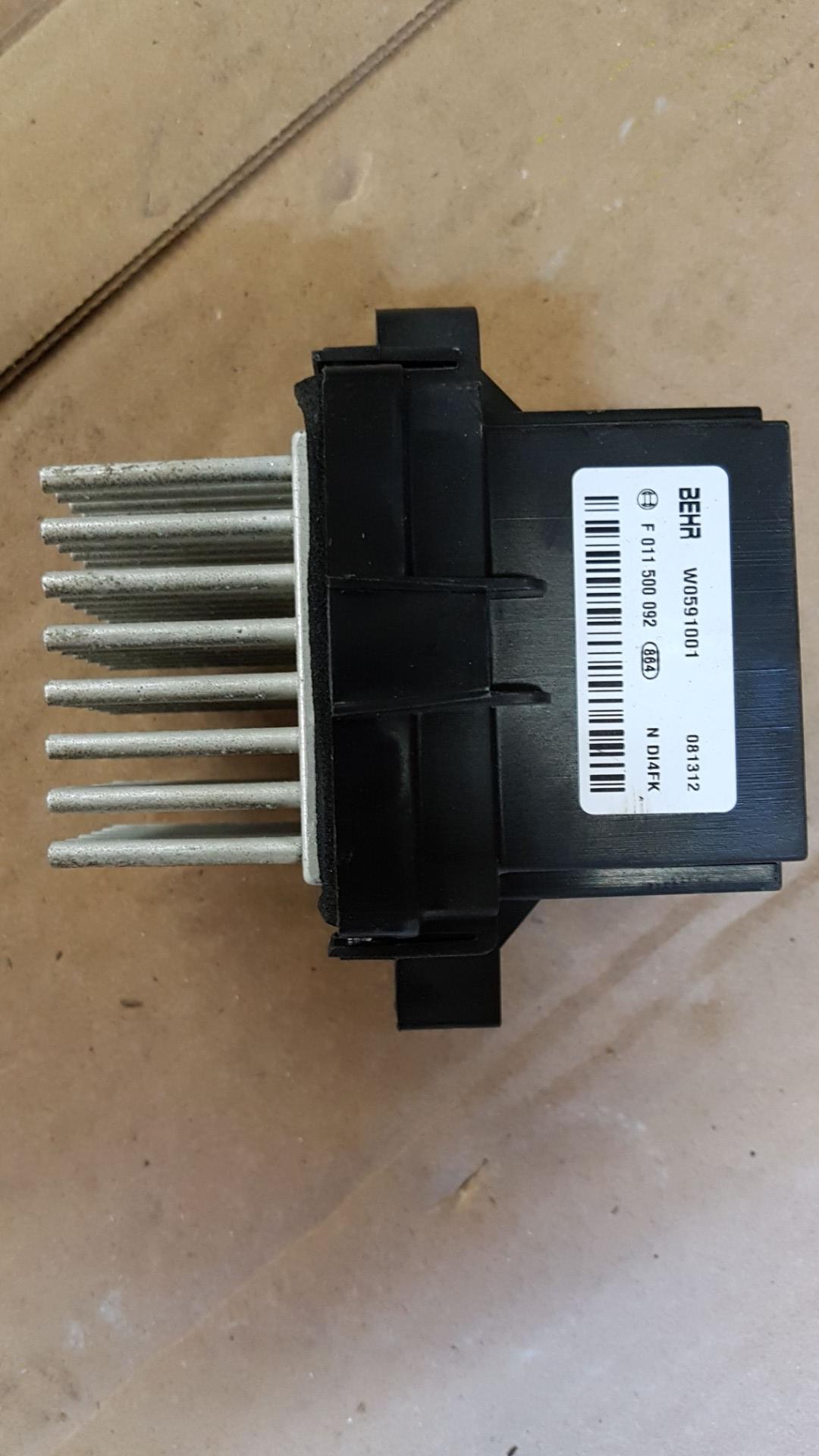 сопротивление печки Dodge Grand caravan 5 поколение 2013, 3.6 л., бензин, АКПП, минивэн, F011500092 - фото №1