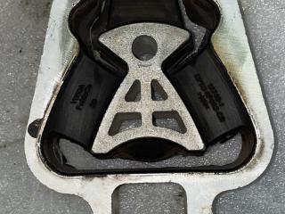 подушка крепления КПП Ford Edge 2 поколение CD539 [рестайлинг] 2020, 2.0 л., бензин, АКПП, черный, внедорожник 5 дв., DP53-6P082-CB