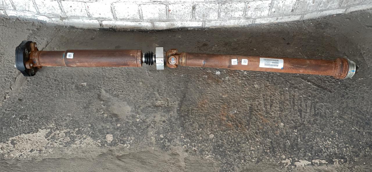 карданный вал Ford Explorer 6 поколение U625 2021, 2.3 л., бензин, АКПП, красный, внедорожник 5 дв., полный привод, L1M3-4K145-AD - фото №1