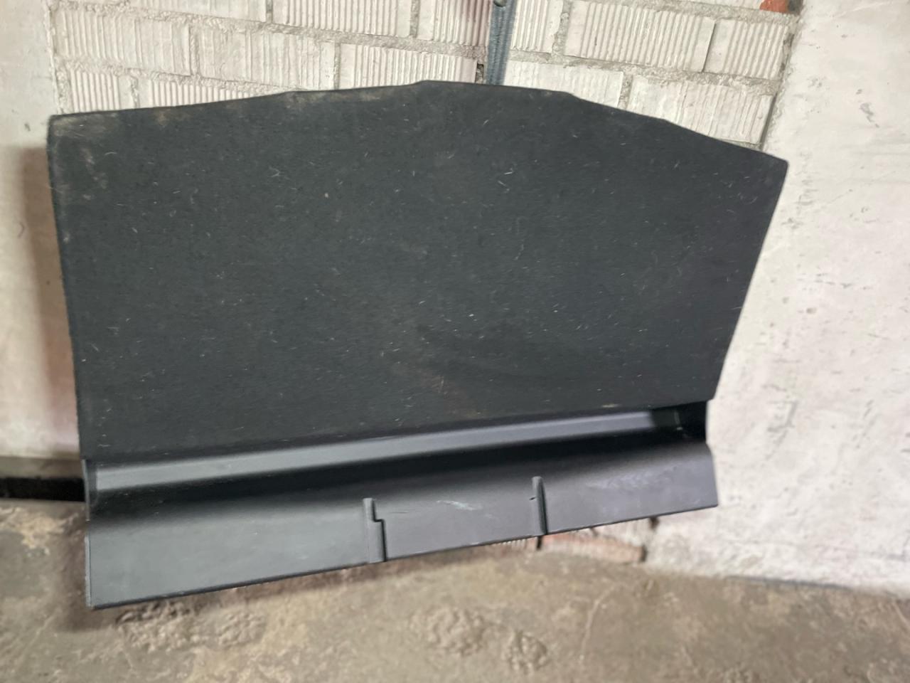 полка багажника Ford Explorer 6 поколение U625 2021, 2.3 л., бензин, АКПП, красный, внедорожник 5 дв., полный привод, LB5B-S45026-C - фото №1