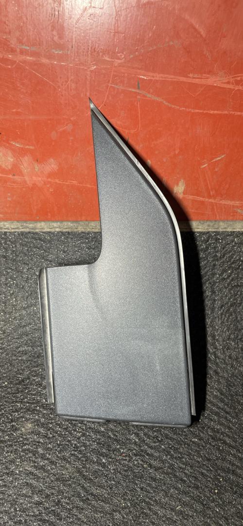 молдинг крыши Ford Explorer 6 поколение U625 2021, 2.3 л., бензин, АКПП, красный, внедорожник 5 дв., полный привод, LB5B-S42947-ADW - фото №1