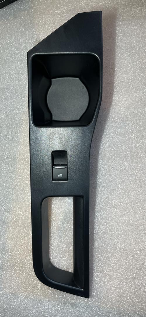 кнопка стеклоподъемника двери задней левой Ford Explorer 6 поколение U625 2021, 2.3 л., бензин, АКПП, красный, внедорожник 5 дв., полный привод, LB5B-14B135-A, LB5T-14529-BBW - фото №1