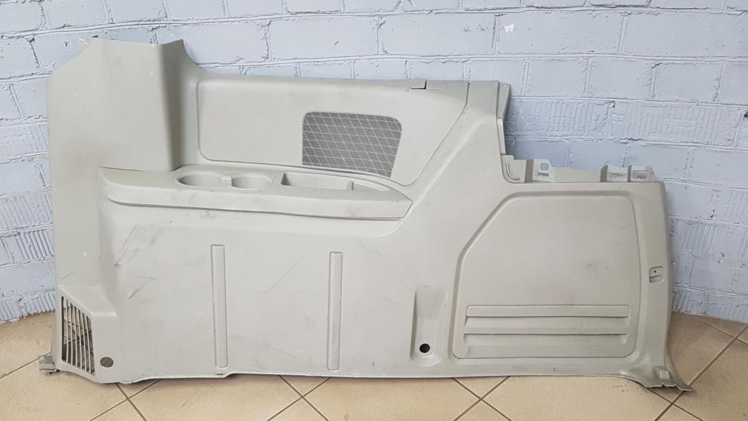 обшивка багажника Dodge Grand caravan 5 поколение 2013, 3.6 л., бензин, АКПП, минивэн - фото №1