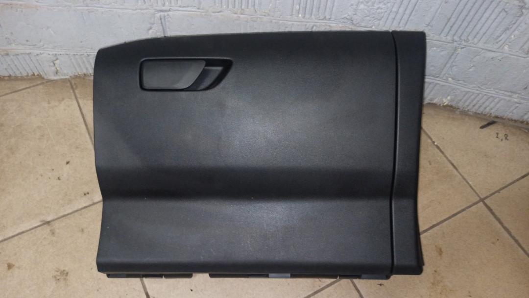 бардачок Ford Escape 4 поколение CX482 2020, 1.5 л., бензин, АКПП, внедорожник 5 дв. - фото №1
