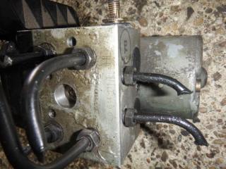 блок ABS Volkswagen Passat B5 1998, 8E0614111T