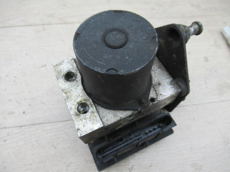 блок ABS Mercedes-Benz Vito W639 2004, 2.2 л., CDi, дизель, 0265235167, A0014461489 - фото №1