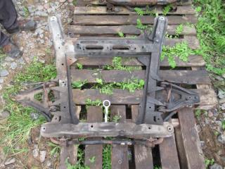 балка подвески передняя (подрамник) Renault Scenic 1 поколение [рестайлинг] 2001