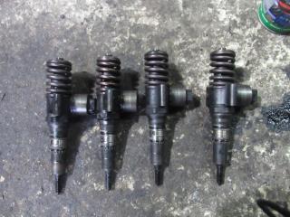 форсунка Volkswagen Golf 5 поколение 2007, 03G130073B