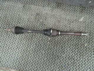 полуось передняя правая (приводной вал, ШРУС) Renault Modus 1 поколение 2005, 1.4 л., i, бензин, МКПП, хетчбэк 5 дв., 8200261841