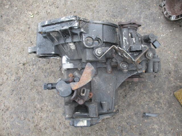 КПП механическая (МКПП) Volkswagen Golf 3 поколение 2000, 2.3 л., бензин, DZL - фото №1
