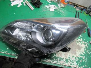 фара левая Toyota Yaris 3 поколение XP150 2015, 811700DA30