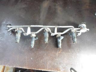 форсунка Volkswagen Golf 4 поколение 2001, 2.3 л., бензин, 022906031F