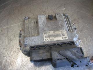 блок управления двигателем Opel Astra H 2005, 55198055