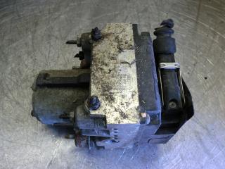 блок ABS Audi A6 4A/C4 1996, 2.0 л., бензин, МКПП, седан, 8D0614111F