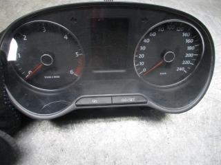 щиток приборов (приборная панель) Volkswagen Polo 5 поколение 2012, 1.2 л., дизель, МКПП, хетчбэк 5 дв., 6R0920861F