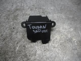 замок багажника Volkswagen Touran 1 поколение [рестайлинг] 2007, 1T0827505J