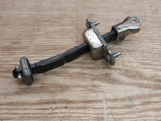 ограничитель открывания двери Subaru Forester 3 поколение (SH) 2010, 2.5 л., бензин, 61124SC001