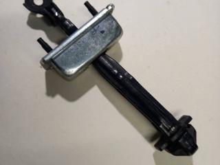 ограничитель открывания двери Chevrolet Malibu 9 поколение 2018, 1.5 л., бензин, АКПП, 84181192