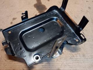 полка аккумулятора Chevrolet Equinox 3 поколение 2018, 1.5 л., бензин, внедорожник 5 дв., 84179728