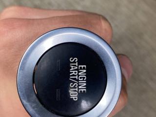 кнопка запуска двигателя Chevrolet Equinox 3 поколение 2018, 1.5 л., бензин, 84179562