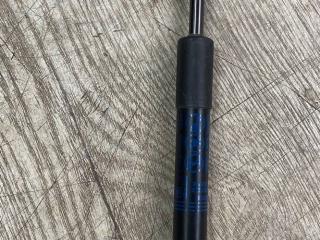 амортизатор крышки багажника (3-5 двери) Chevrolet Camaro 6 поколение 2018, 2.0 л., бензин, 84110662