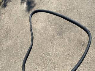 уплотнитель двери Alfa Romeo Stelvio 1 поколение 2018, 2.0 л., бензин