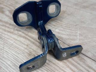 петля двери Chevrolet Equinox 3 поколение 2018, 1.5 л., бензин, АКПП, 13590932