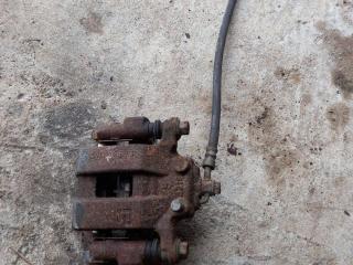 суппорт задний левый Infiniti Q50 1 поколение 2014, 3.7 л., VQ37VHR, бензин, АКПП, (qaa) white 3p, седан, полный привод, 440111AA0A