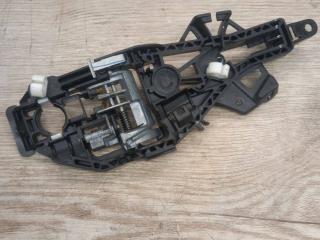 скелет ручки двери передней левой Chevrolet Malibu 9 поколение 2018, 13506470