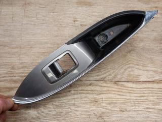 накладка блока управления стеклоподъемниками Chevrolet Malibu 9 поколение 2018, 1.5 л., бензин, АКПП, 84059245