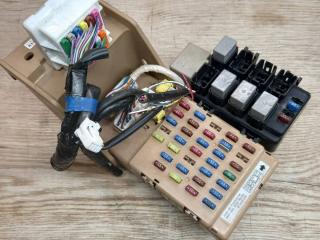 блок предохранителей Subaru Forester 3 поколение (SH) 2009, 2.5 л., бензин, 822001FG010