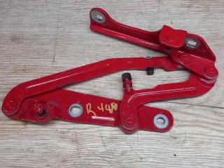 петля крышки багажника Chevrolet Camaro 6 поколение 2018, 2.0 л., бензин, 84045963