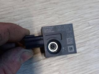 датчик удара Chevrolet Cruze 1 поколение [рестайлинг] 2015, 1.4 л., бензин, 13574936