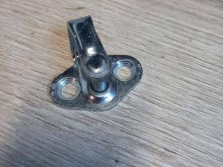 ответная часть (скоба) замка двери Chevrolet Cruze 1 поколение [рестайлинг] 2015, 1.4 л., бензин, 15069102