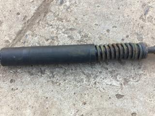 амортизатор крышки багажника (3-5 двери) Volkswagen Touareg 1 поколение 2005, 3.2 л., бензин, АКПП, внедорожник 5 дв., 7L6827550B