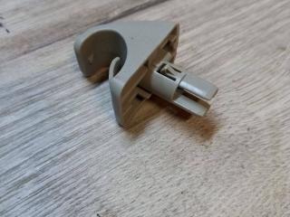 Крепление (крючок) солнцезащитного козырька Nissan Murano Z51 2010, 3.5 л., VQ35DE, бензин, вариатор, (qx1) white, внедорожник 5 дв., полный привод, 96409ED000