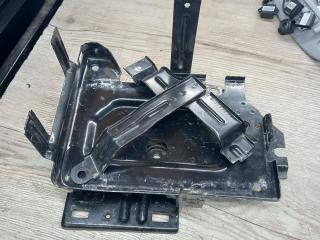 полка аккумулятора Chevrolet Equinox 3 поколение 2018, 1.5 л., бензин, 84179726, 84330203