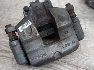 суппорт передний правый Chevrolet Equinox 3 поколение 2018, 1.5 л., бензин, 84311327