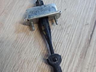 ограничитель открывания двери Chevrolet Cruze 1 поколение [рестайлинг] 2015, 1.4 л., бензин, 94551934