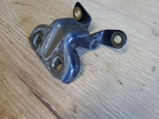 петля двери Chevrolet Cruze 1 поколение [рестайлинг] 2015, 1.4 л., бензин, 13501713