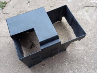 крышка аккумулятора Chevrolet Equinox 3 поколение 2018, 1.5 л., бензин, АКПП, 84242299