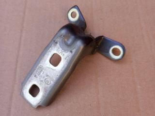 петля двери Chevrolet Cruze 1 поколение [рестайлинг] 2014, 1.8 л., бензин, 13501712