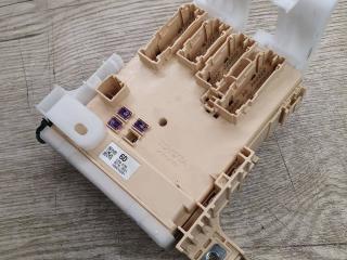 блок предохранителей Lexus NX 1 поколение [рестайлинг] 2019, 2.5 л., гибрид, вариатор, 1h9, полный привод, правый руль, 8273078021