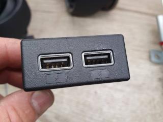 разъем AUX / USB Alfa Romeo Stelvio 1 поколение 2018, 2.9 л., бензин, АКПП, полный привод, 01561397270, 156139727