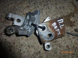 петля двери Volkswagen Polo 3 поколение 1999, 1.4 л., i, бензин, МКПП, универсал