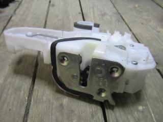 замок двери передней левой Mitsubishi Outlander 3 поколение 2014