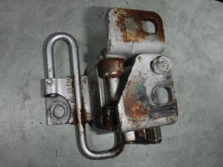 петля двери Volkswagen Touran 1 поколение [рестайлинг] 2007, 1K0831411P