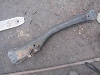 балка под радиатор Toyota Avensis 1 поколение (T220) 2000, 2.0 л., TD, дизель, МКПП, универсал