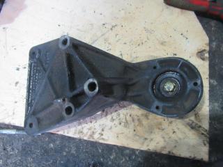 кронштейн (крепление) Volkswagen LT 2 поколение 1997, 2.5 л., TDi, дизель, 074145169C