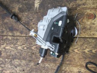 замок двери передней правой Volkswagen Passat B6 2006